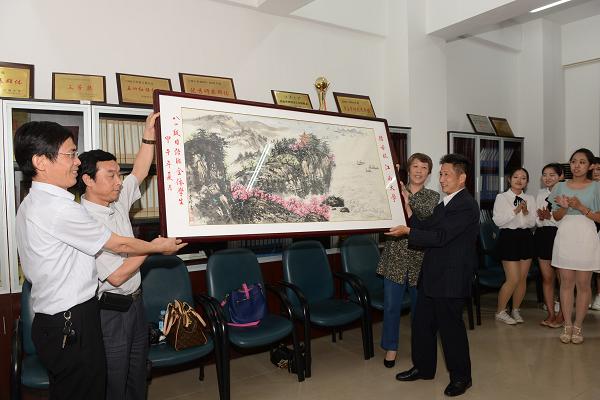 三十年后再聚首，心念师恩忆往昔——记伟德国际194680级日语班毕业三十周年纪念会