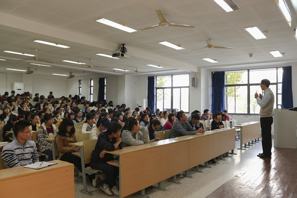 【伟德国际1946新生导航系列讲座】Learn to learn--伟德国际1946院长与14级学生亲密接触