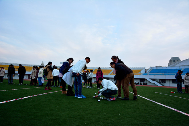 伟德国际1946举办第一届学生运动会